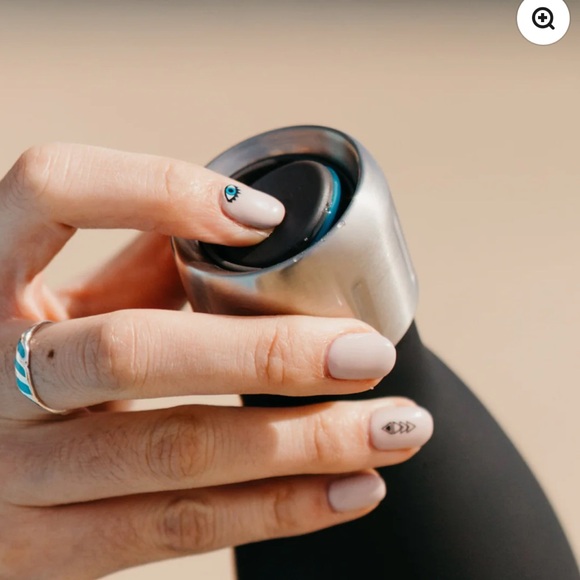 S’well Original Bottle with Sports Cap | 17oz - Picture 2 of 8